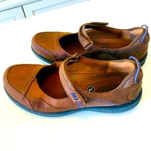 Cobb Hill by New Balance Brown Flats with Blue Details